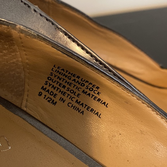 BANANA Republic Pewter Tassel Heels - Picture 5 of 15